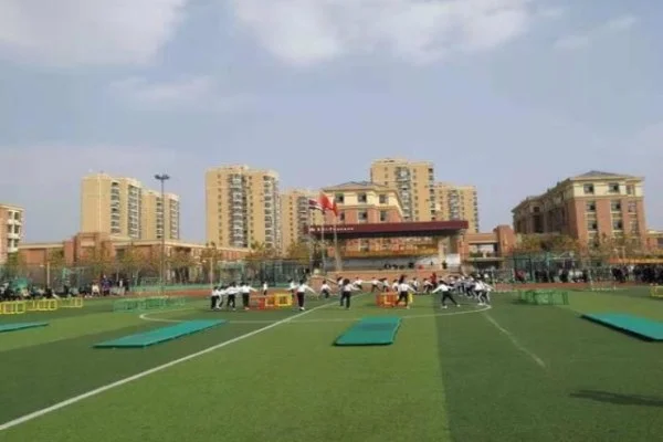 德甲第五轮门兴对沃尔夫斯堡 克莱因丁斯特状态牵动进攻脉络